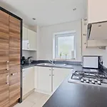 Spacious And Modern 2Br Stay Free Parking And Wifi