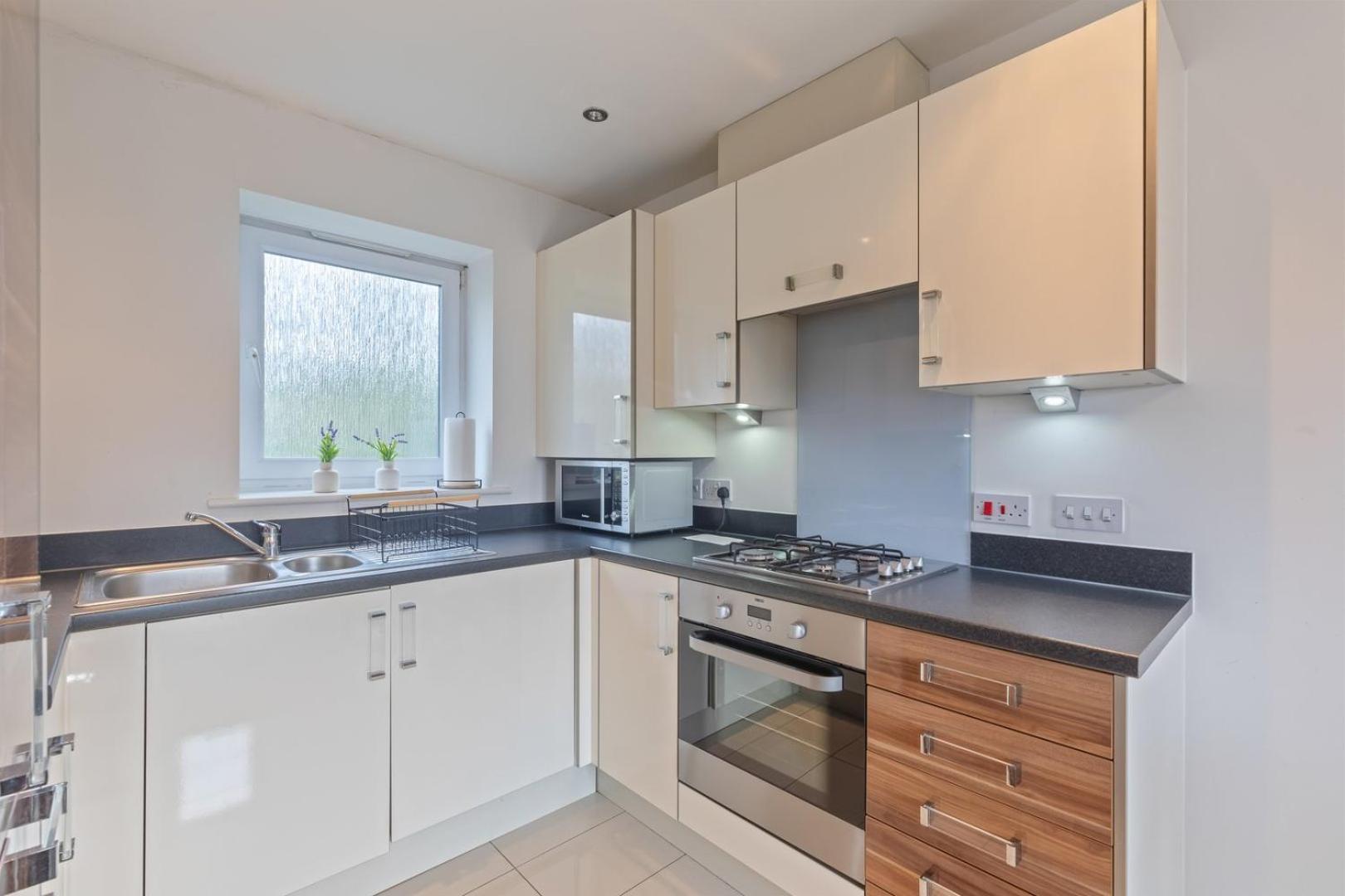 Apartment Spacious And Modern 2br Free Parking And Wifi