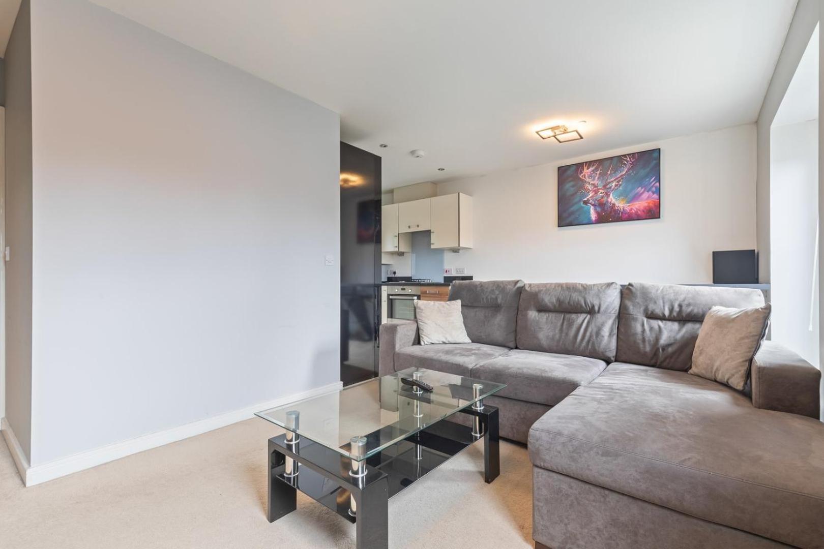 Apartment Spacious And Modern 2br Free Parking And Wifi Birmingham