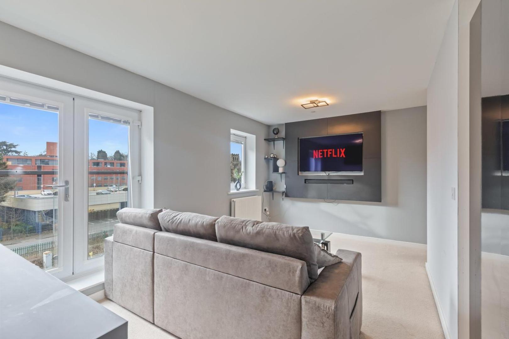 Spacious And Modern 2br Free Parking And Wifi *